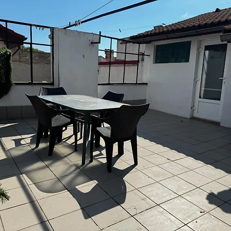 Dxn 9 By Center アパート